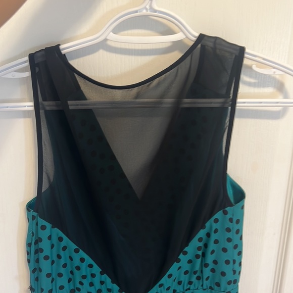 BCBGeneration Size 0 Like New - Picture 2 of 3